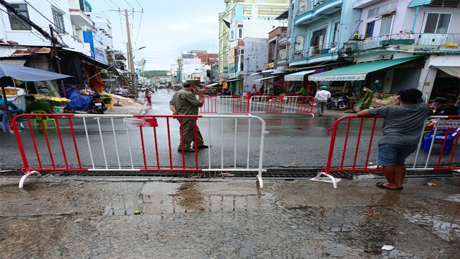 Kiên Giang: Phú Quốc phát hiện nhiều người mắc Covid-19, đang truy vết và tìm người tiếp xúc gần - Ảnh 1.