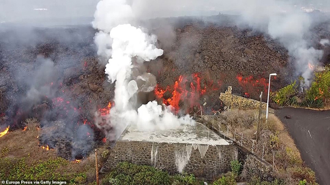 Tây Ban Nha: Nhiều khách du lịch vẫn muốn tới đảo La Palma trải nghiệm “du lịch núi lửa” - Ảnh 4.