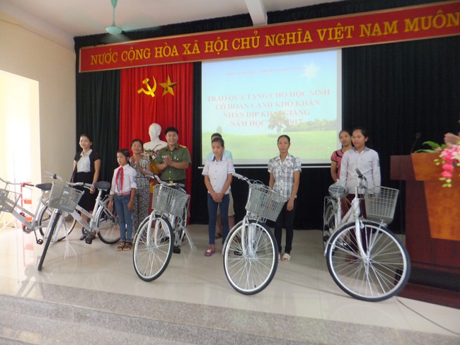 Công an Tân Lạc (Hoà Bình): Xây dựng phong cách “người CAND bản lĩnh, nhân văn, vì nhân dân phục vụ” - Ảnh 8.