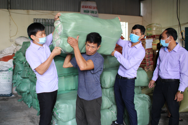 Hội Nông dân Ninh Bình hỗ trợ hơn 500 suất quà tới người dân TP HCM và Bình Dương - Ảnh 2.