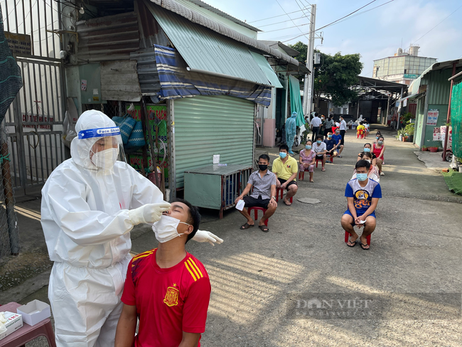 Bác sĩ Nguyễn Lân Hiếu : “Vai trò của lãnh đạo địa phương rất quan trọng trong việc giảm số ca mắc Covid-19 tử vong” - Ảnh 1.