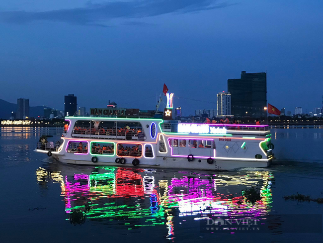 Người đầu tiên “khai phá” Tour du ngoạn Đà Nẵng về đêm trên sông Hàn, trở thành Nông dân Việt Nam xuất sắc 2021 - Ảnh 3.