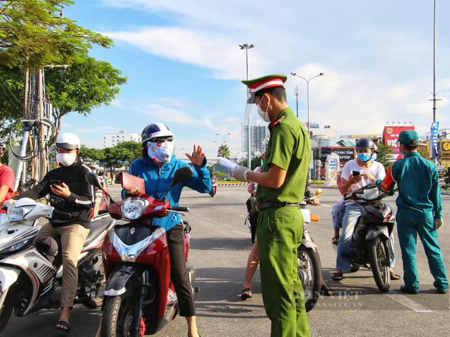 Đà Nẵng: Sau 8 giờ ngày 5/9, người dân ra đường phải có giấy đi đường QRCode  - Ảnh 1.