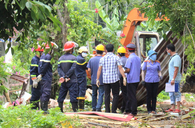 Vụ 2 vợ chồng nữ giáo viên tử vong sau tiếng nổ lớn: Giám đốc Công an tỉnh Quảng Nam thông tin mới nhất - Ảnh 1.