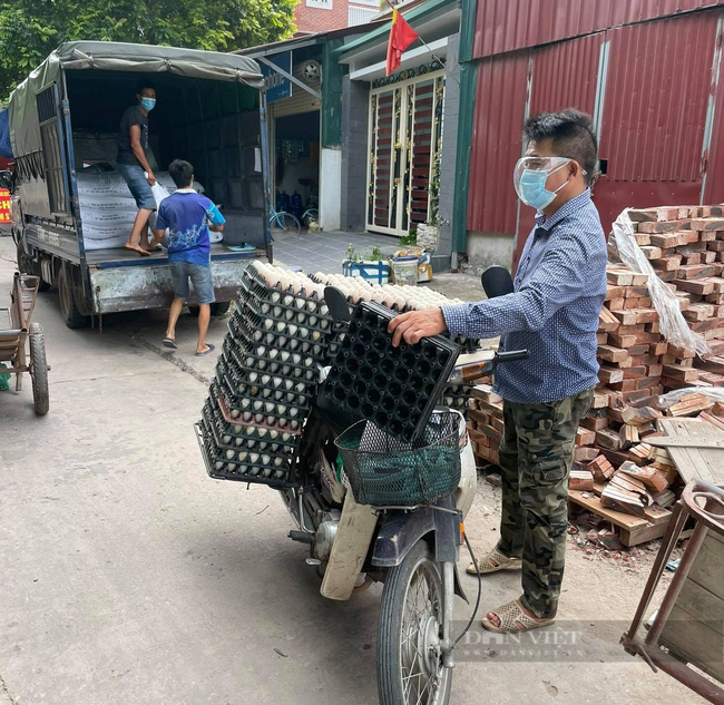Xin giấy đi đường ở Hà Nội: Doanh nghiệp, người dân bị &quot;xoay&quot; như chóng chóng - Ảnh 3.