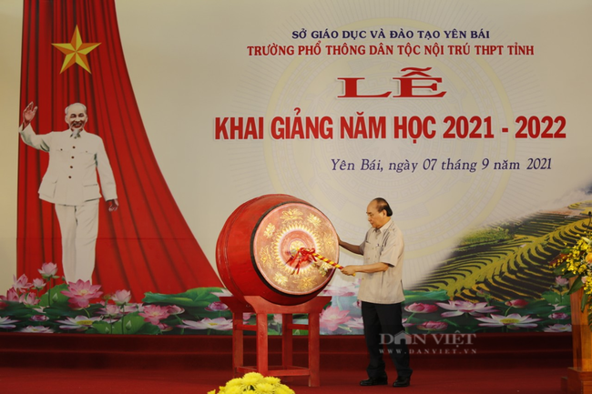 Chủ tịch nước Nguyễn Xuân Phúc dự khai giảng năm học mới tại trường Phổ thông Dân tộc nội trú THPT tỉnh Yên Bái - Ảnh 6.