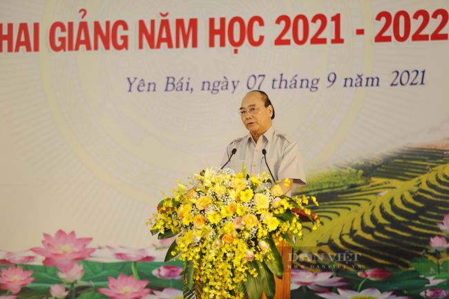 Chủ tịch nước Nguyễn Xuân Phúc dự khai giảng năm học mới tại trường Phổ thông Dân tộc nội trú THPT tỉnh Yên Bái - Ảnh 3.