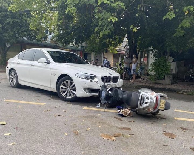 Hòa Bình: Lái ô tô có nồng độ cồn thông chốt kiểm dịch, nam thanh niên gây tai nạn giao thông - Ảnh 2.