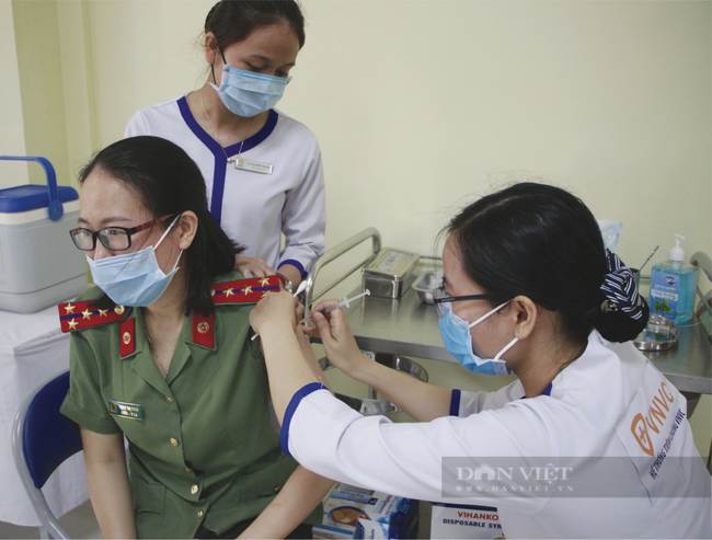 Chủ tịch Đà Nẵng: Trong tháng 9 sẽ tiêm ít nhất cho người dân 1 mũi vaccine - Ảnh 2.