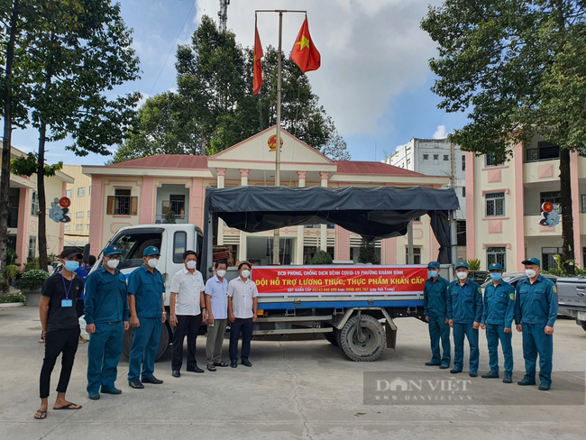 Bình Dương đưa 30 cán bộ cấp tỉnh về hỗ trợ 15 phường đang “khoá chặt” để chống dịch - Ảnh 1.