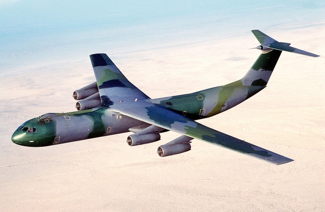 Chiếc vận tải cơ C-141 cực độc của Mỹ mang tên Hà Nội! - Ảnh 2.