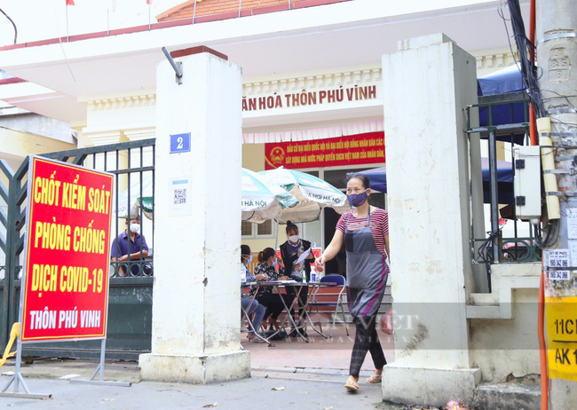Hà Nội: Người dân được họp chợ tại địa điểm không ai ngờ tới - Ảnh 1.