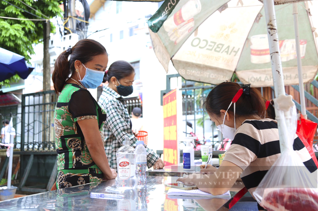 Hà Nội: Người dân được họp chợ tại địa điểm không ai ngờ tới - Ảnh 5.
