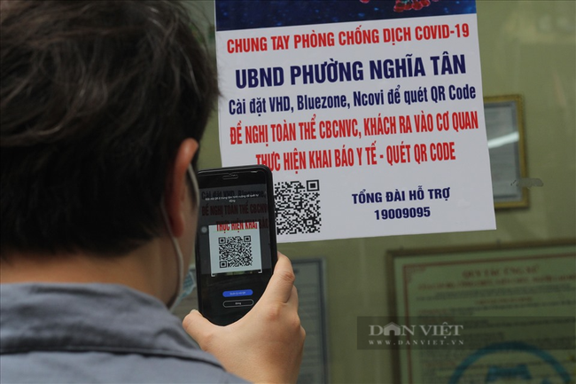 Hà Nội yêu cầu người dân quét mã QR code khi ra vào các điểm bán hàng - Ảnh 2.