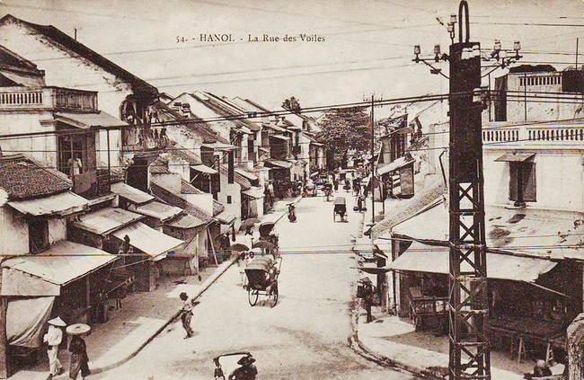 Ảnh lịch sử về phố Hàng Buồm ở Hà Nội một thế kỷ trước - Ảnh 1.