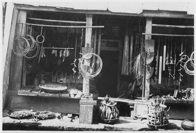 Ảnh lạ về các cửa hàng ở Hà Nội năm 1950 (kỳ 1) - Ảnh 7.