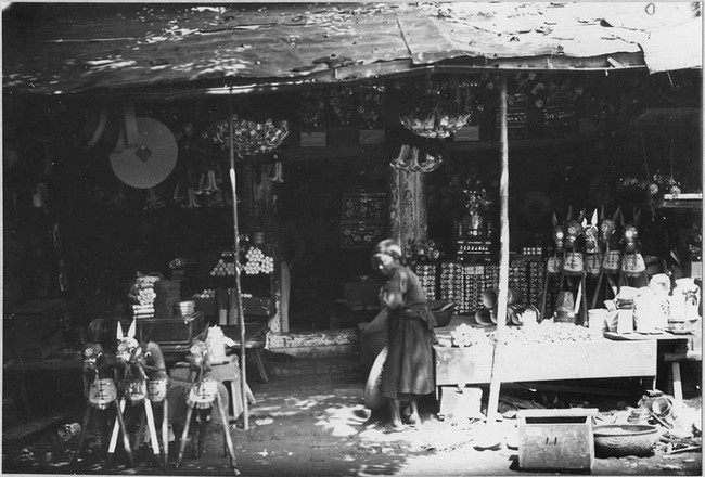 Ảnh lạ về các cửa hàng ở Hà Nội năm 1950 (kỳ 1) - Ảnh 8.