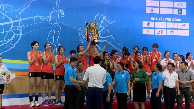 Giải Bóng chuyền nữ Cúp Cát Bà Amatina 2022: Hóa chất Đức Giang vô địch thuyết phục - Ảnh 6.