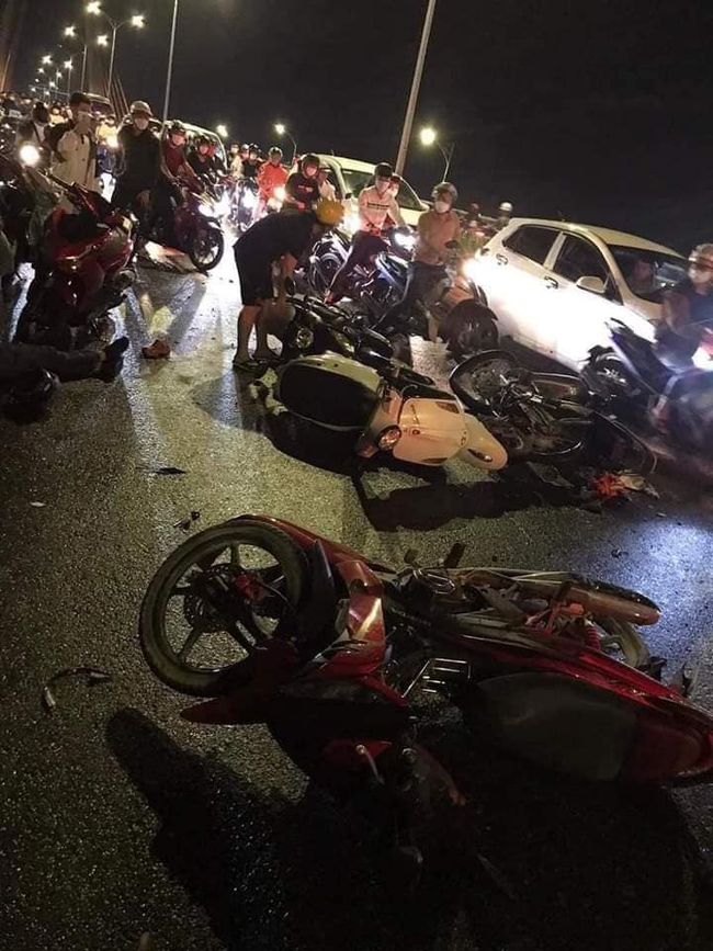 Tai nạn liên hoàn khiến nhiều người bị thương tại Đà Nẵng - Ảnh 2.