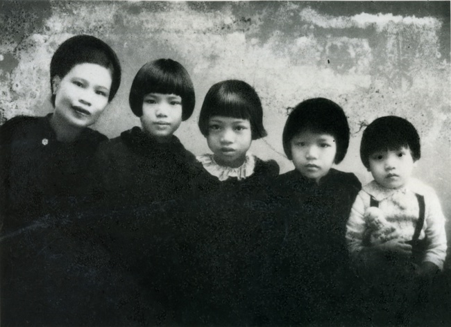 Những bức ảnh quý về một gia đình đại trí thức ở Việt Nam - Ảnh 1.
