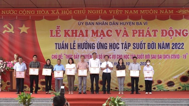 Ba Vì: Khai mạc Tuần lễ hưởng ứng học tập suốt đời năm 2022 - Ảnh 2.