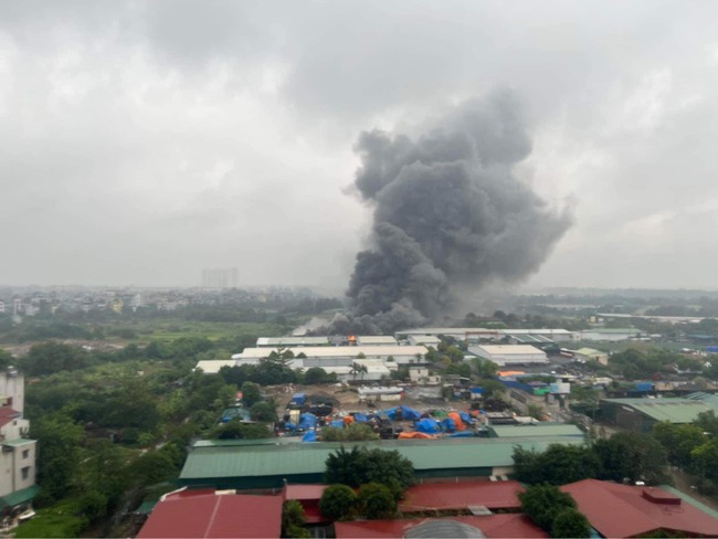 Khởi tố vụ cháy nhà xưởng ở Hà Đông (Hà Nội) khiến 1 bảo vệ tử vong - Ảnh 1.