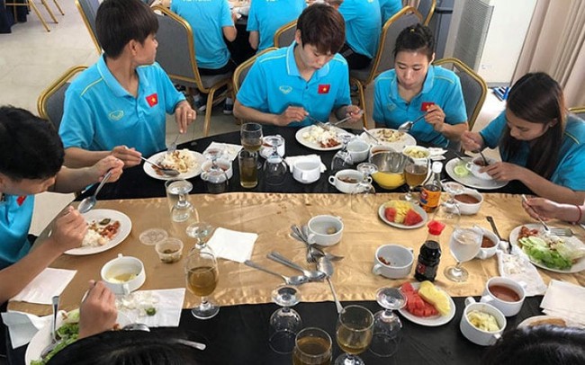 Chủ nhà World Cup 2023 cấm ĐT nữ Việt Nam mang đồ ăn “không thể thiếu” - Ảnh 2.
