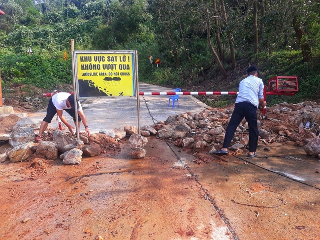 Hơn 40 điểm sạt lở, bán đảo Sơn Trà cấm du khách tham quan  - Ảnh 8.