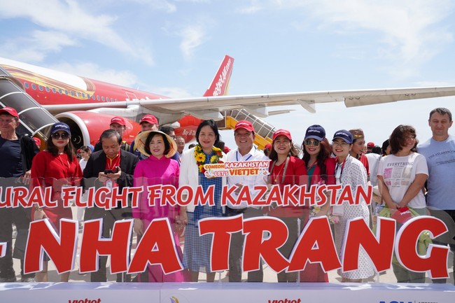 Tin vui: Dễ dàng đặt vé bay và khám phá Kazakhstan - Nha Trang cùng Vietjet từ hôm nay - Ảnh 1.