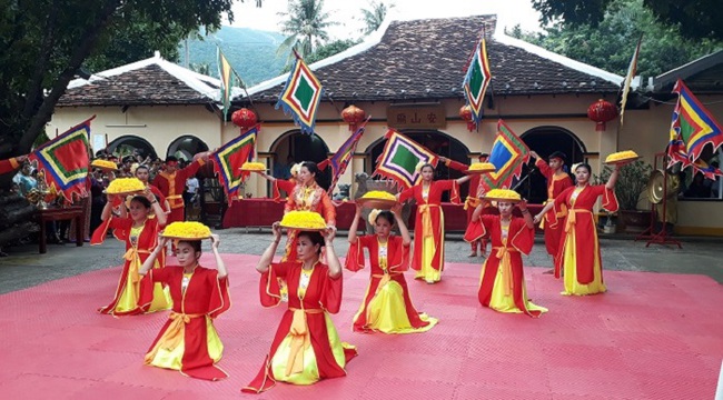 Sự tích Hoàng Phi Yến “bôi nhọ” vua Gia Long: Bộ VHTTDL điều chỉnh tên gọi di sản  - Ảnh 1.