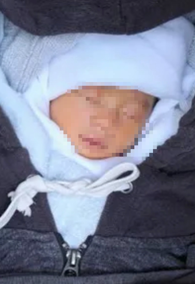Đồng Nai: Bé sơ sinh bị bỏ rơi trong thùng giấy được đưa về Trạm y tế Giang Điền  - Ảnh 1.