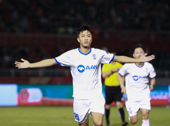 5 ngôi sao thay thế Quang Hải ở AFF Cup 2022: Ai sáng giá nhất? - Ảnh 2.