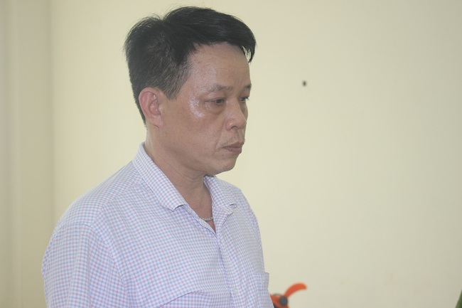 Nguyên đội trưởng Đội quản lý trật tự đô thị thị xã Cửa Lò, Nghệ An bị bắt vì lừa đảo - Ảnh 1.