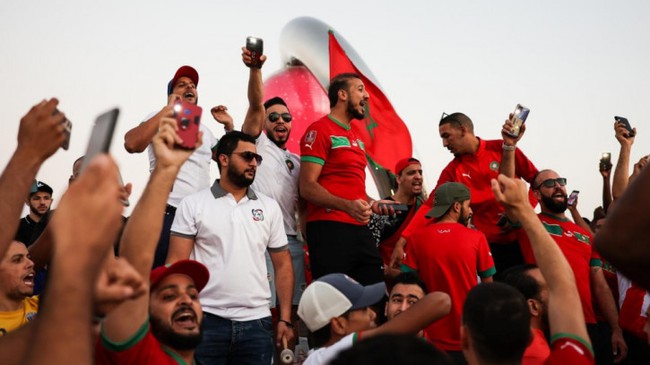 Qatar thuê CĐV “fake” cổ vũ cho World Cup 2022 - Ảnh 1.