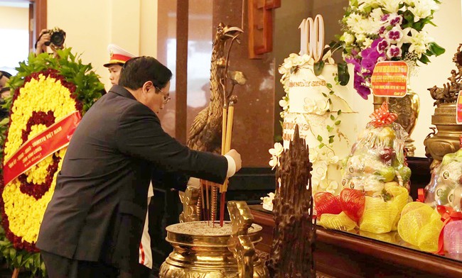 Tổ chức trọng thể lễ dâng hương cố Thủ tướng Võ Văn Kiệt tại Vĩnh Long - Ảnh 2.