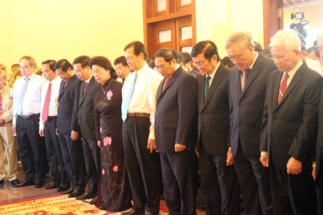 Tổ chức trọng thể lễ dâng hương cố Thủ tướng Võ Văn Kiệt tại Vĩnh Long - Ảnh 1.