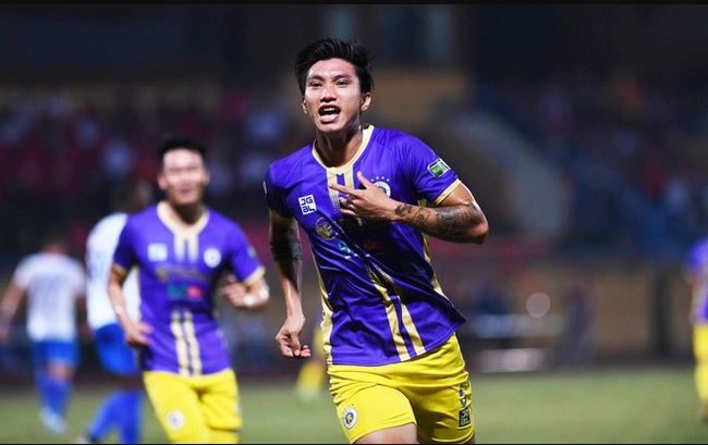 Đoàn Văn Hậu lập siêu phẩm 40m, Hà Nội FC vô địch Cúp QG - Ảnh 1.