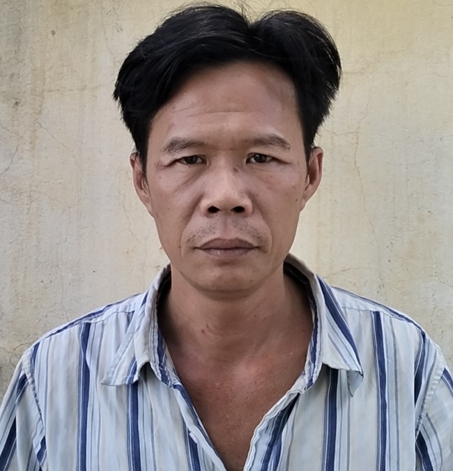 Chủ tịch UBND huyện Cần Giuộc thưởng nóng 25.000.000 đồng khám phá nhanh vụ giết chủ quán cà phê - Ảnh 2.