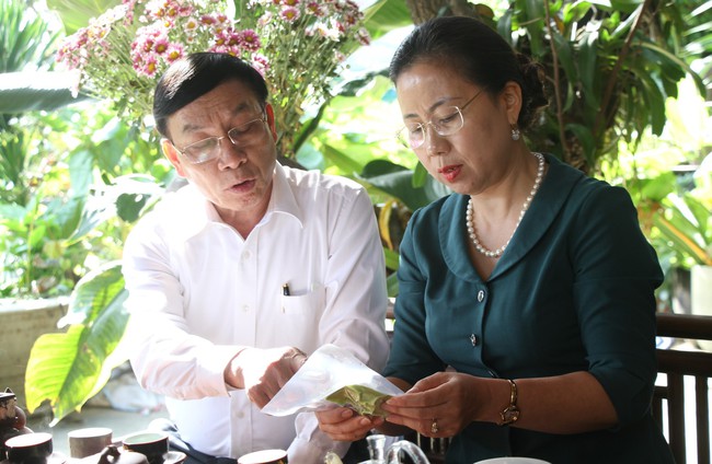 Phó Chủ tịch T.Ư Hội NDVN Bùi Thị Thơm ấn tượng với các mô hình kinh tế của nông dân Nghệ An - Ảnh 5.