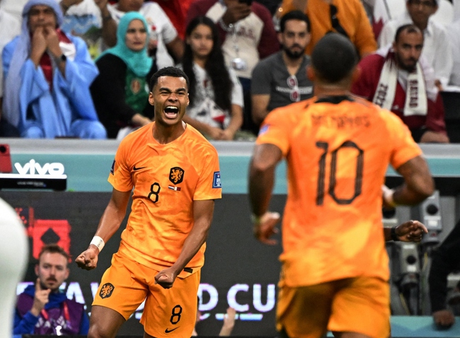 Tinh thần thi đấu là thứ Qatar chưa &quot;mua&quot; được ở World Cup 2022 - Ảnh 1.