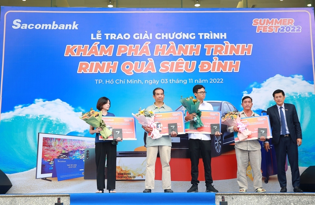 Sacombank trao giải cho khách hàng trúng thưởng chương trình khuyến mãi “Khám phá hành trình - Rinh quà siêu đỉnh” - Ảnh 5.