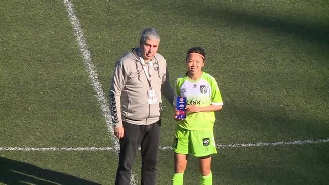 Huỳnh Như “bùng nổ”: Ghi 2 bàn, kiến tạo 1 bàn cho FC Lank - Ảnh 1.