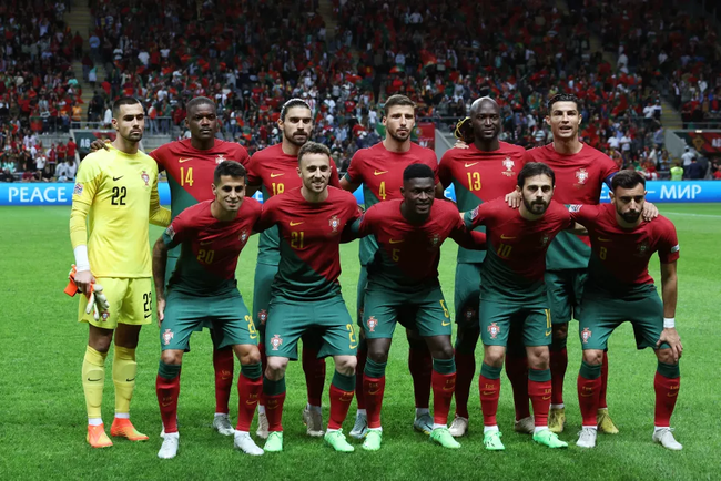 Với sự xuất hiện của các tài năng trẻ và kinh nghiệm của những cầu thủ kỳ cựu, ĐT Bồ Đào Nha đang nhắm đến mục tiêu cao nhất của bóng đá - giành chức vô địch.