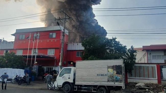 Cháy trong khu công nghiệp Hải Sơn: Người đàn ông mất tich chưa tìm thấy thi thể - Ảnh 2.