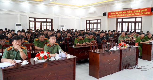 Tăng cường 100 Cảnh sát cơ động Đông Nam TPHCM về Long An đảm bảo dịp Tết  - Ảnh 1.
