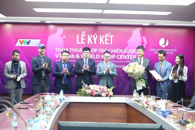 Trung tâm đào tạo chuẩn K-pop đầu tiên tại Việt Nam lộ diện - Ảnh 1.