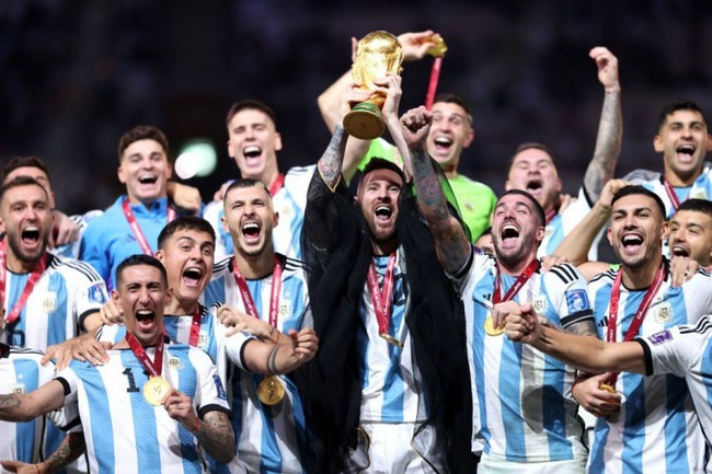 Thủ môn Emiliano Martinez đã &quot;cứu&quot; giấc mơ cúp vàng của Argentina ra sao? - Ảnh 2.
