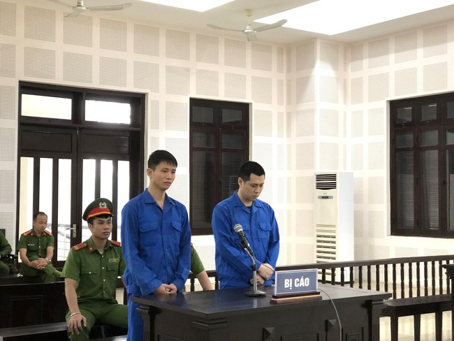 Hai thanh niên lãnh án vì buôn lậu điện thoại Iphone từ Hồng Kông về Đà Nẵng - Ảnh 1.
