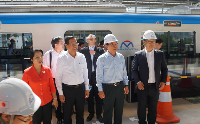 TP.HCM chính thức chạy thử nghiệm đoàn tàu metro số 1 - Ảnh 2.