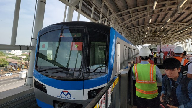 Metro số 1 thiếu nhân sự trầm trọng, nguy cơ không kịp về đích kịp tiến độ - Ảnh 3.